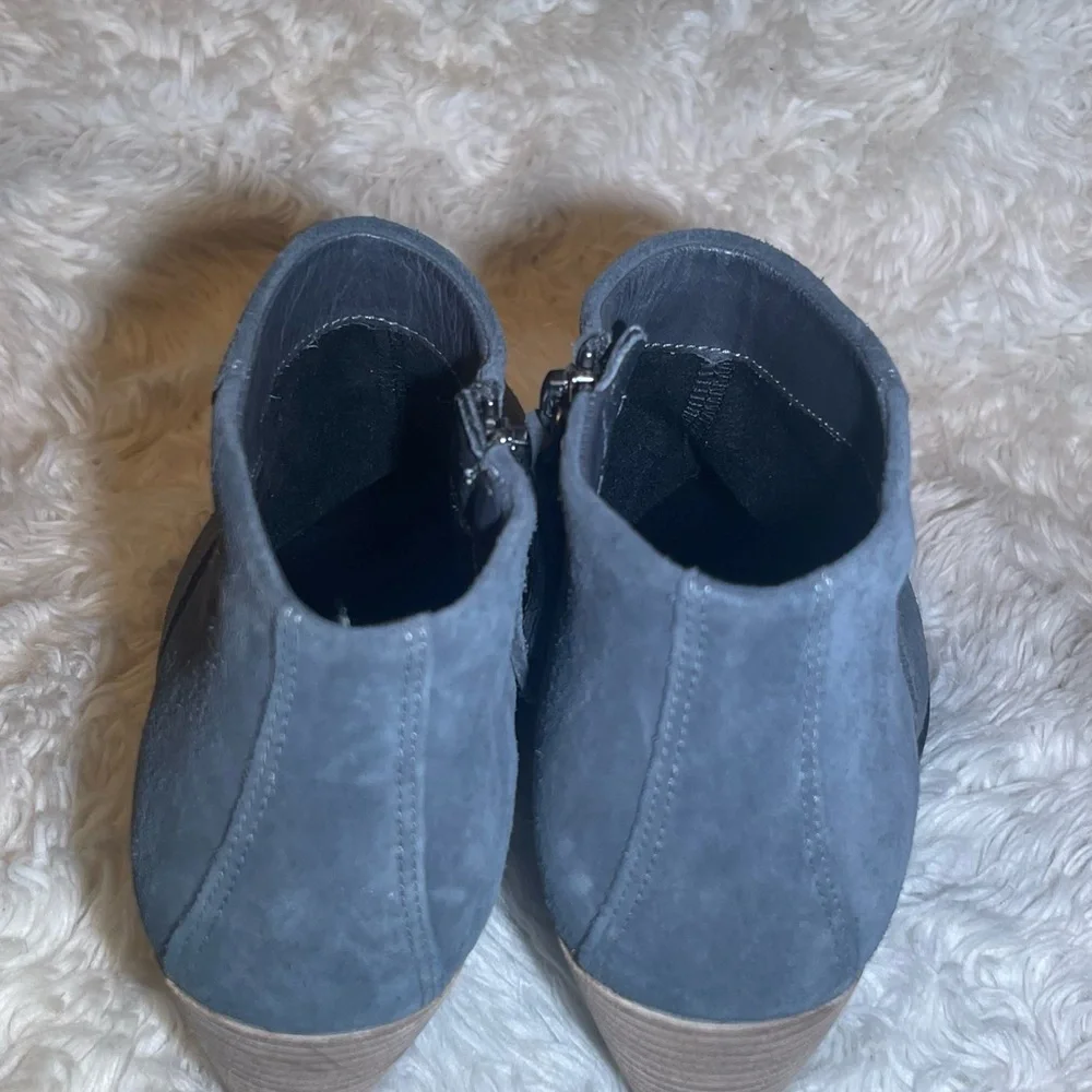 Ecco gray hydro max suede ankle boots size 6